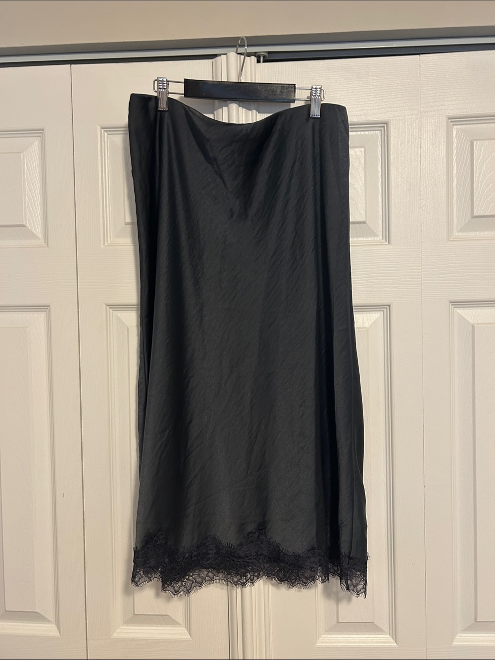 Nordstrom Carbon Gray Lace-Hem Slip Skirt